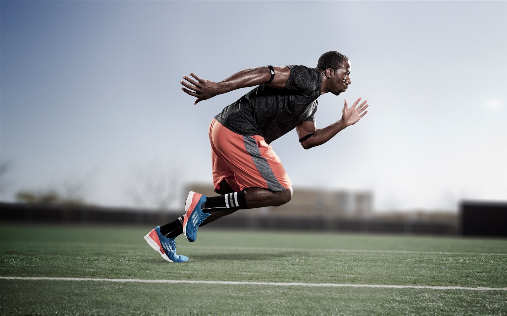 欧冠淘汰赛之夜,奥斯梅恩状态火热,那不勒斯的非洲雄狮如何撕裂防线